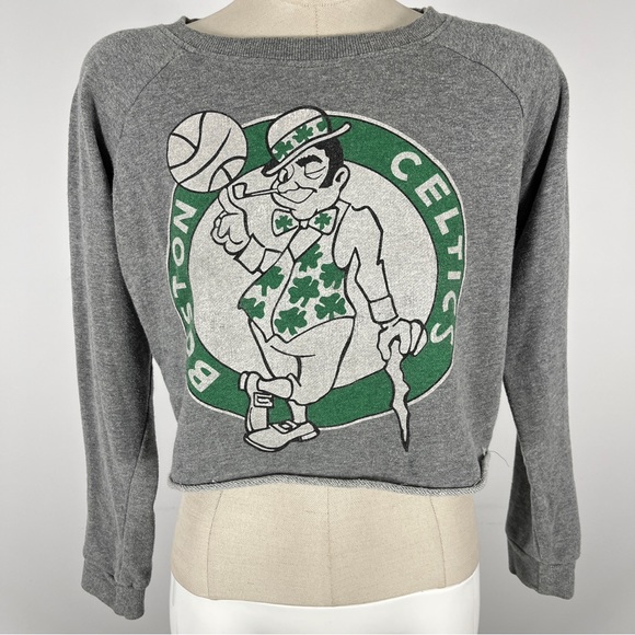 Boston Celtics cropped sweatshirt women size Small - Picture 1 of 10